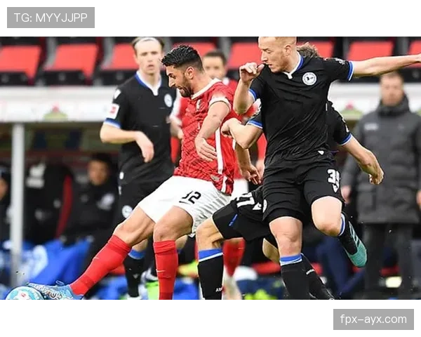 萨维奇对抗优势明显,防守表现稳健